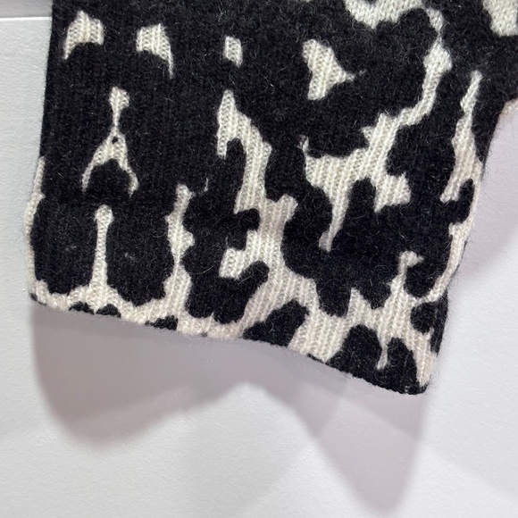 Lord & Taylor Cashmere button up crew neck cardigan size PM (fits smaller) - Picture 3 of 16